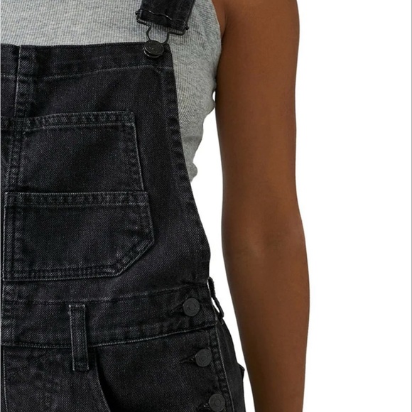 Free People
Ziggy Square Neck Frayed Cuffed Hem Shortall Overalls nwt sz S - Picture 3 of 5